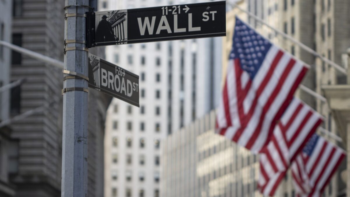 Stocks Close Higher on Favorable CPI Report and Positive AI News